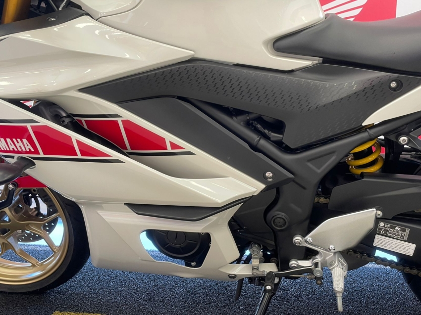 yamaha r3 abs baixo km world gp 60 anos10