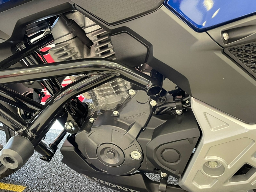 cb 300f twister abs com apenas 117 km9