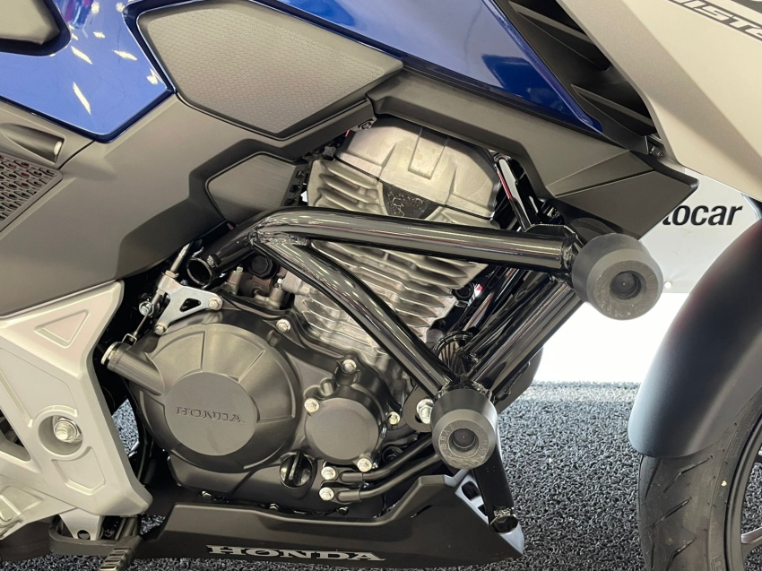 cb 300f twister abs com apenas 117 km2