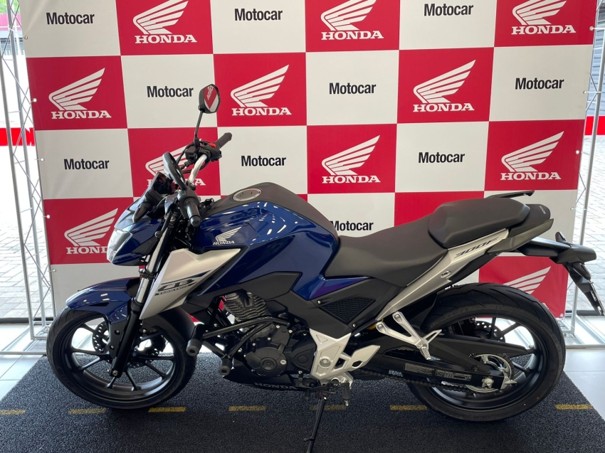 cb 300f twister abs com apenas 117 km7