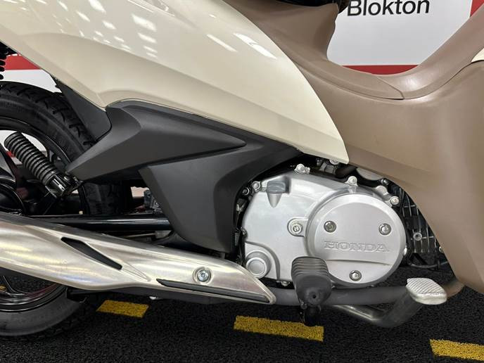 biz 125 branca 2024