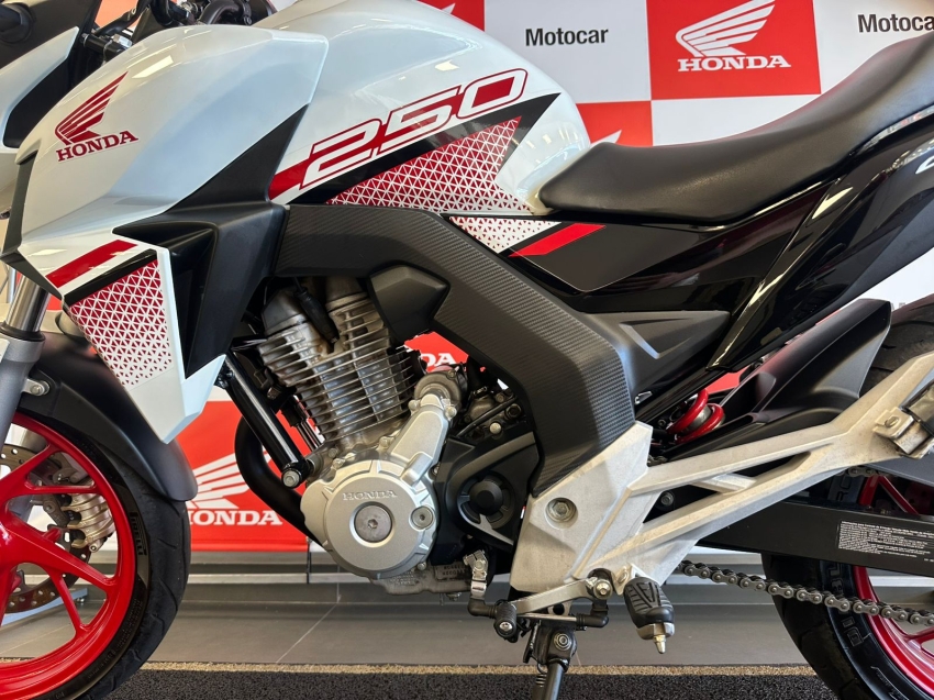 cb250f twister cbs 2021/2022