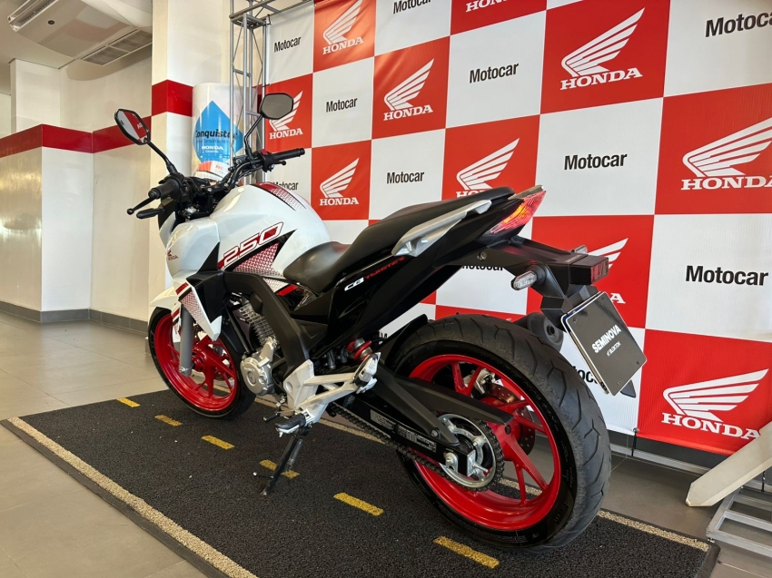 cb250f twister cbs 2021/2022
