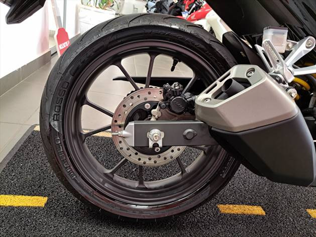 cb 300f twister cbs