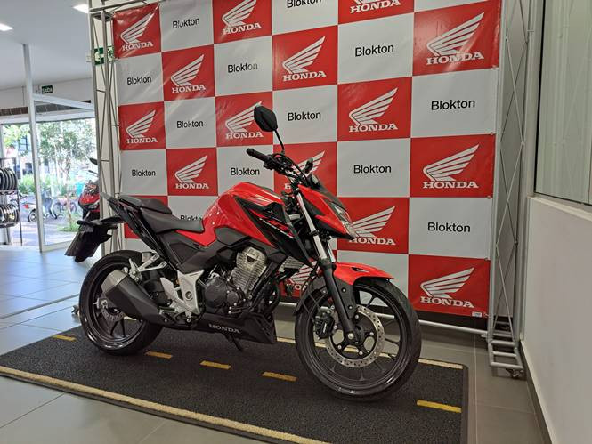 cb 300f twister cbs