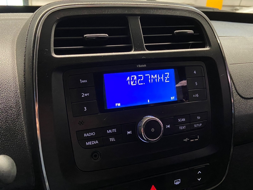 renault kwid 1.0 12v sce flex zen manual.