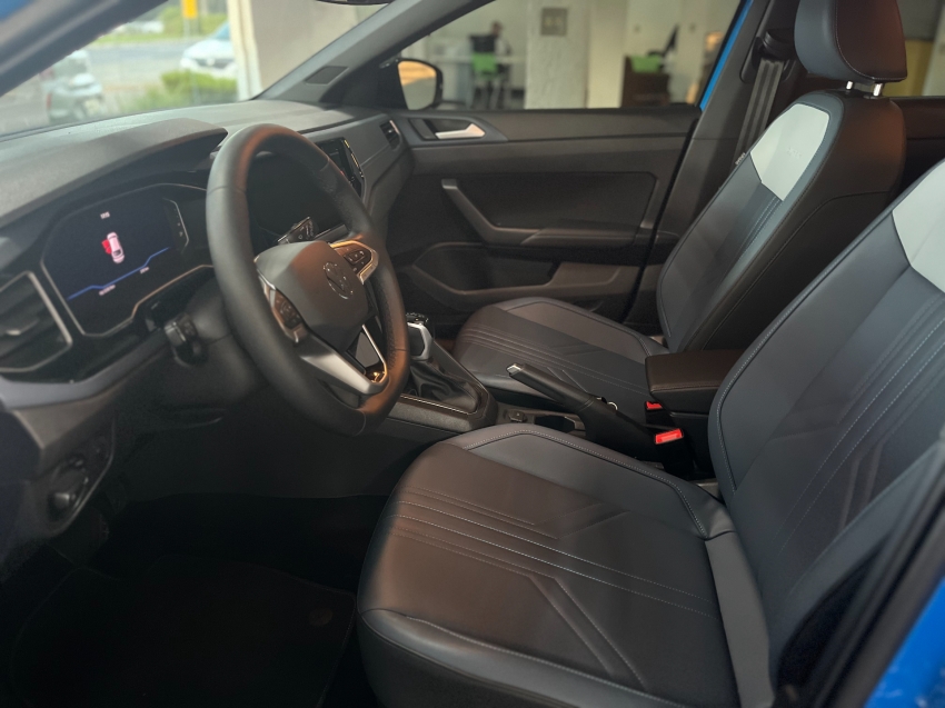 volkswagen nivus 1.0 200 tsi total flex highline automatico 4p 2025