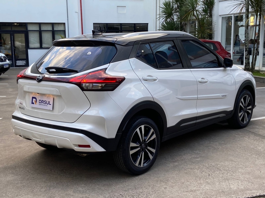 nissan kicks 1.6 16v flexstart exclusive xtronic flex 4p automatico 2024