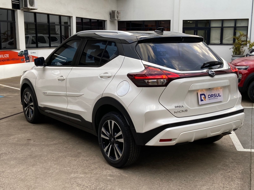 nissan kicks 1.6 16v flexstart exclusive xtronic flex 4p automatico 2024