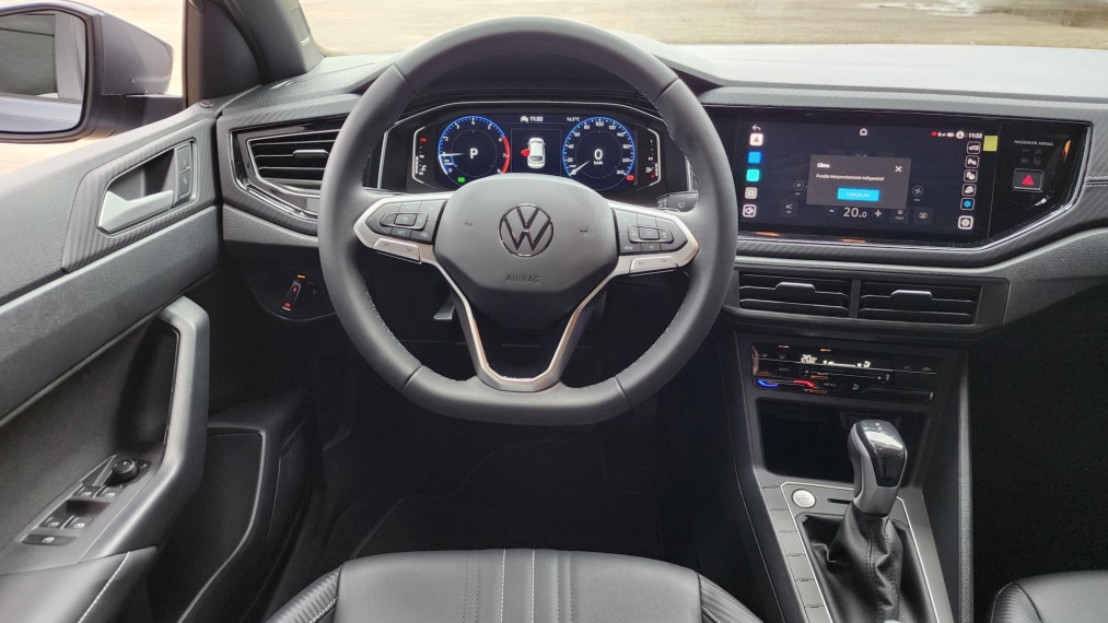 volkswagen nivus 1.0 200 tsi total flex highline automatico 4p 2025