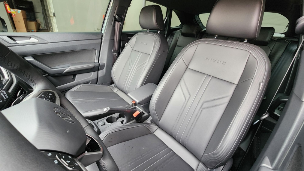 volkswagen nivus 1.0 200 tsi total flex highline automatico 4p 2025