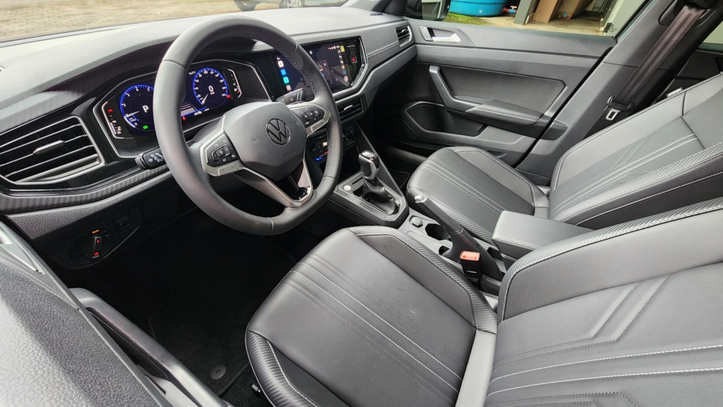 volkswagen nivus 1.0 200 tsi total flex highline automatico 4p 2025