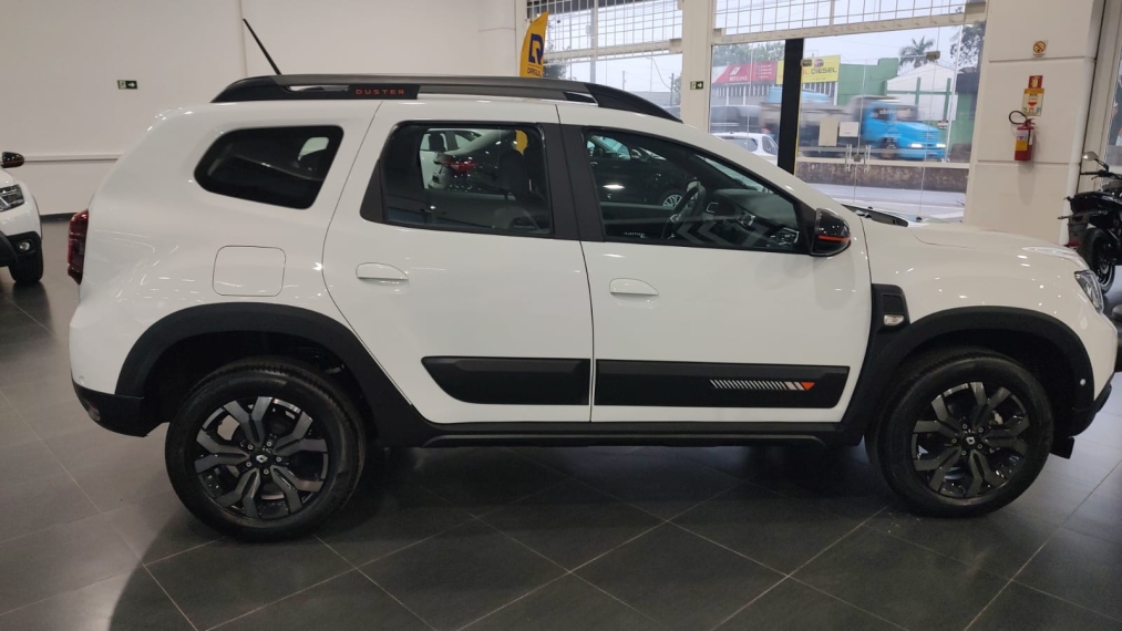 renault duster 1.3 tce flex iconic plus x-tronic 4p automatico 2025