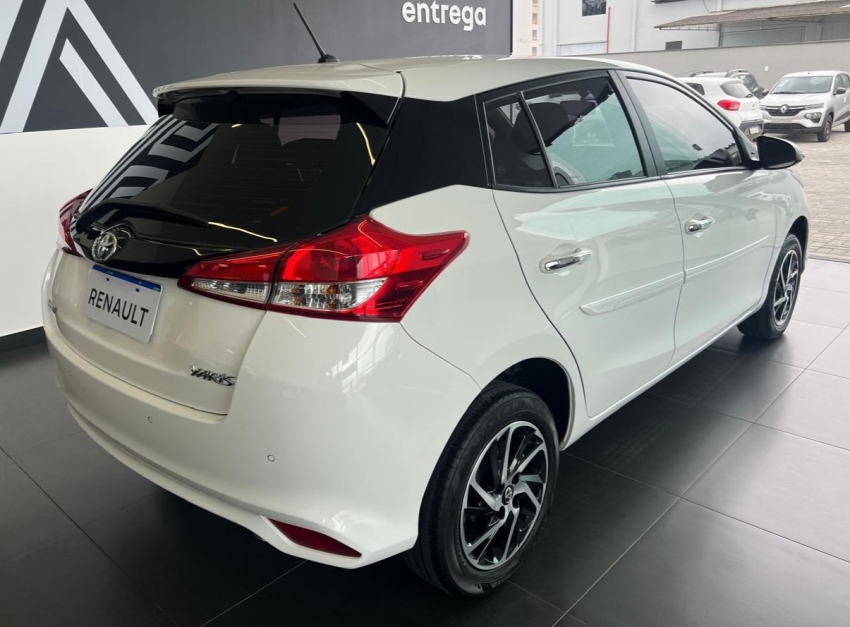 toyota yaris 1.5 16v flex xl multidrive 4p automatico 2023