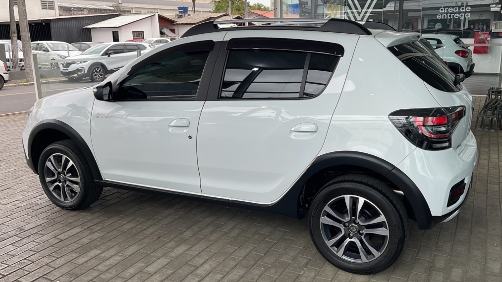 renault stepway 1.6 16v sce flex iconic x-tronic 4p automatico 20233 renault stepway 1.6 16v sce flex iconic x-tronic 4p automatico 20233