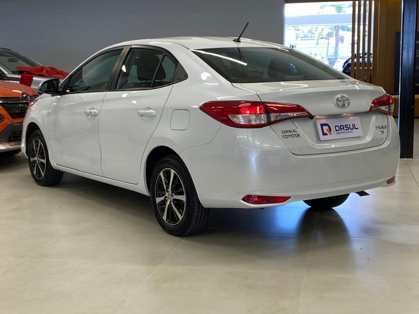 toyota yaris 1.5 16v flex sedan xs connect multidrive 4p automatico 20223