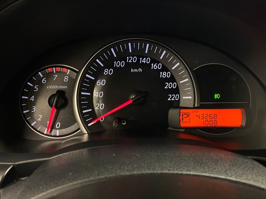 nissan march 1.6 sv 16v flexstart 4p xtronic flex automatico 20205