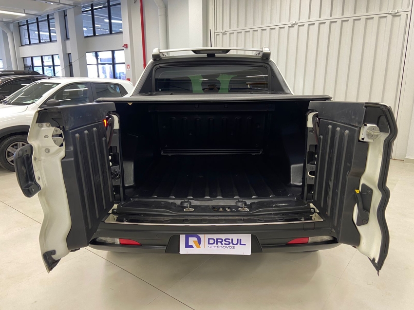 fiat toro 2.0 16v turbo diesel volcano 4wd at9 4p automatico 202510