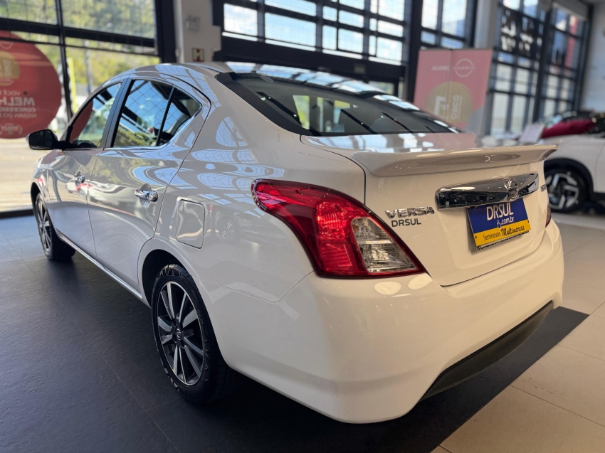 nissan versa 1.6 16v flexstart sl 4p xtronic flex automatico 20203