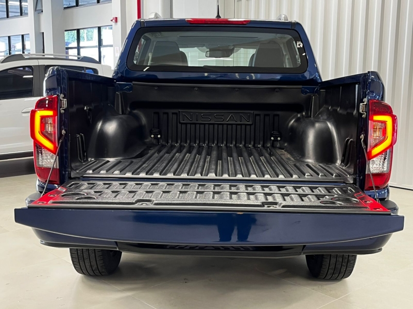 nissan frontier 2.3 16v turbo diesel platinum cd 4x4 automatico 4p 202511