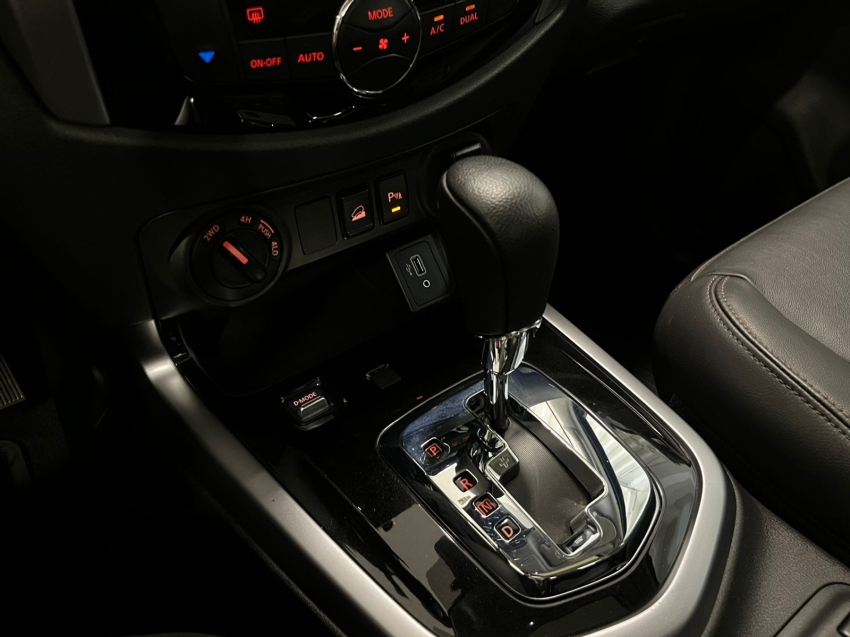 nissan frontier 2.3 16v turbo diesel platinum cd 4x4 automatico 4p 20259