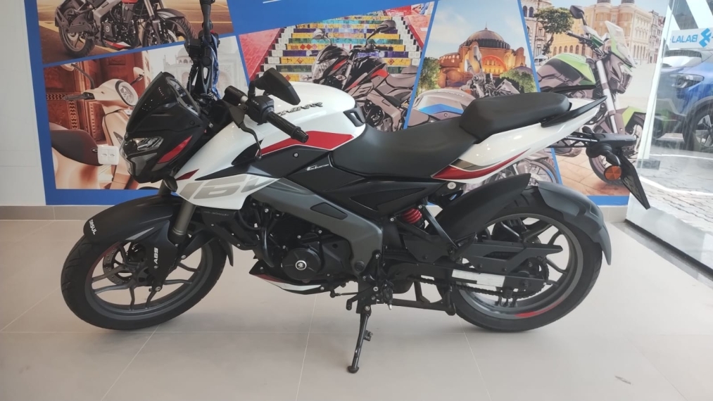 bajaj dominar ns 160 gasolina manual 20263