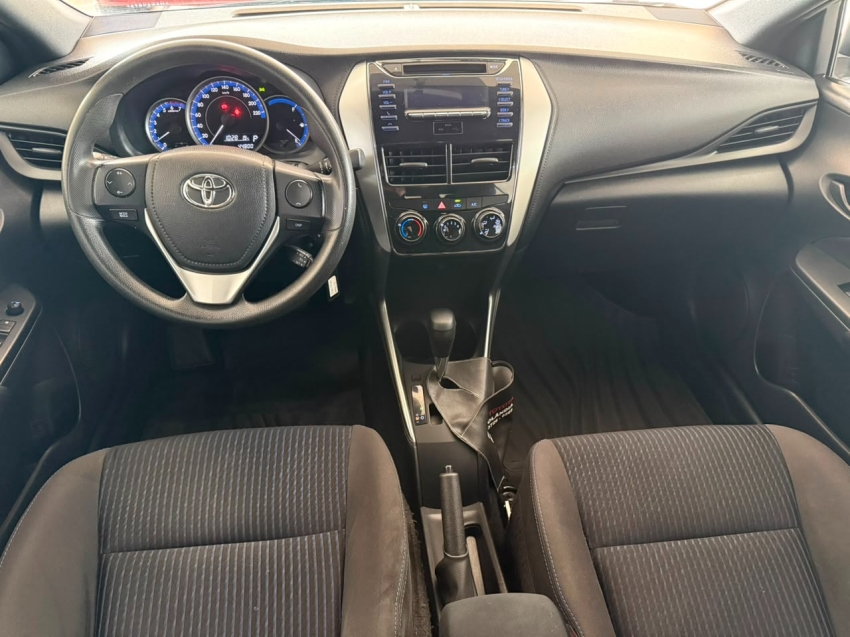 toyota yaris 1.3 16v flex xl live multidrive 4p automatico 20214