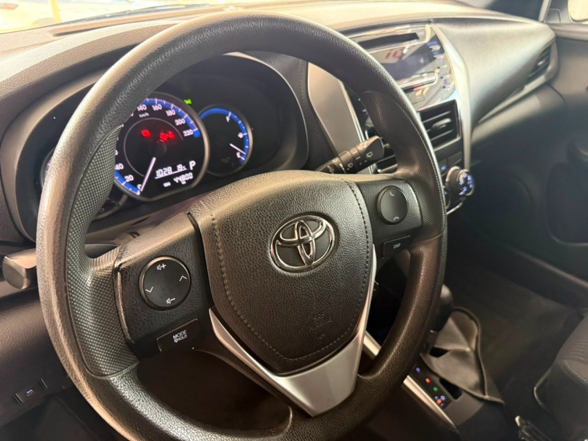 toyota yaris 1.3 16v flex xl live multidrive 4p automatico 20215