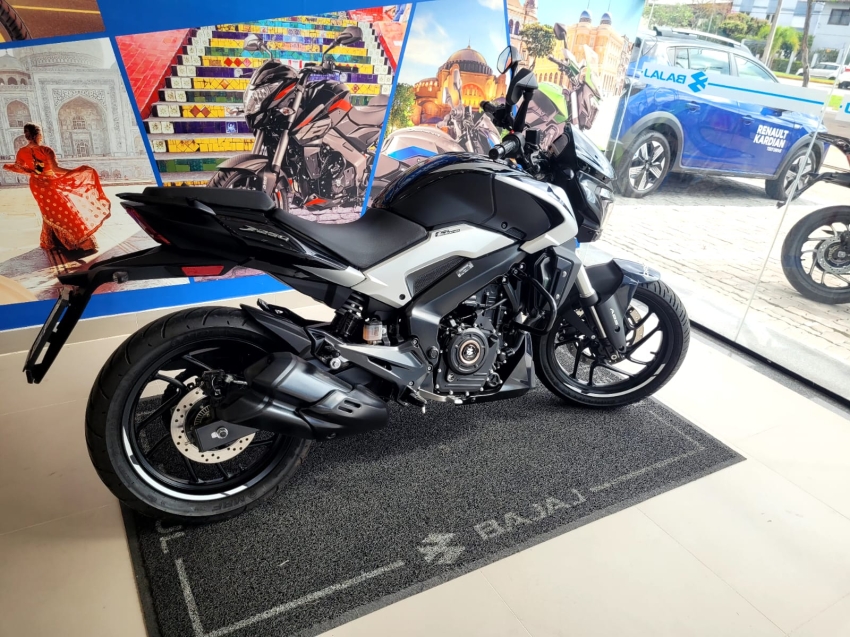 bajaj dominar 250 gasolina 20252