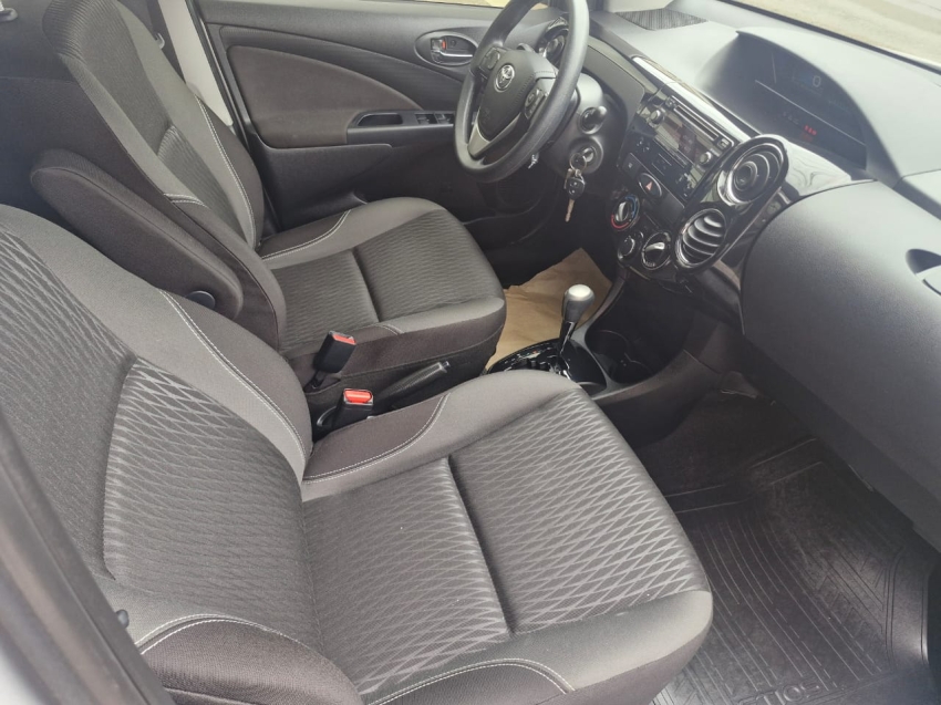 toyota etios 1.5 x plus 16v flex 4p automatico 202011