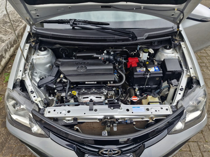 toyota etios 1.5 x plus 16v flex 4p automatico 202012