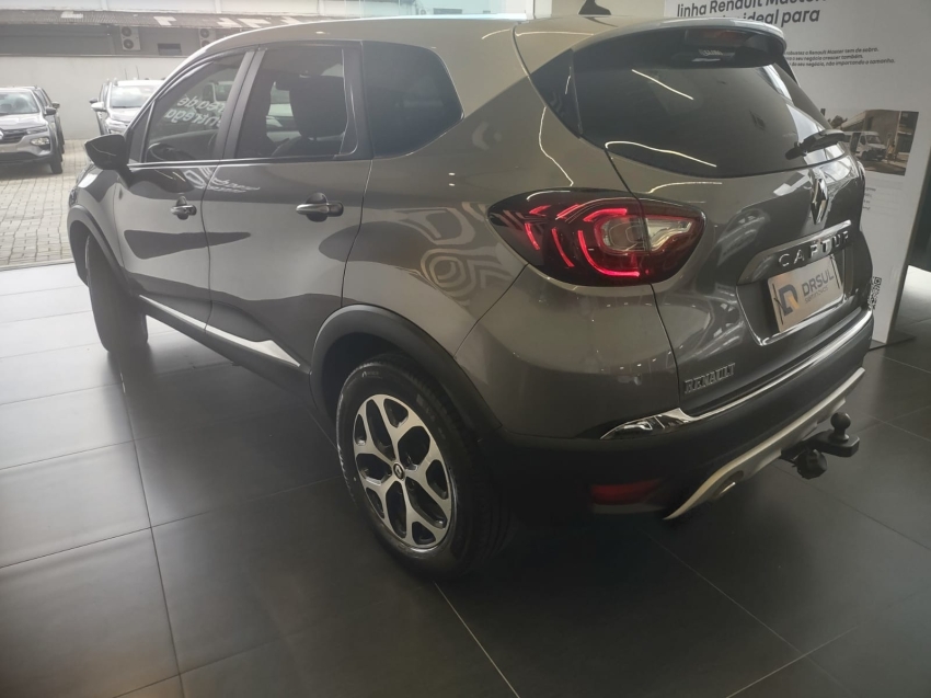 renault captur 1.3 tce flex intense x-tronic 4p automatico 20223
