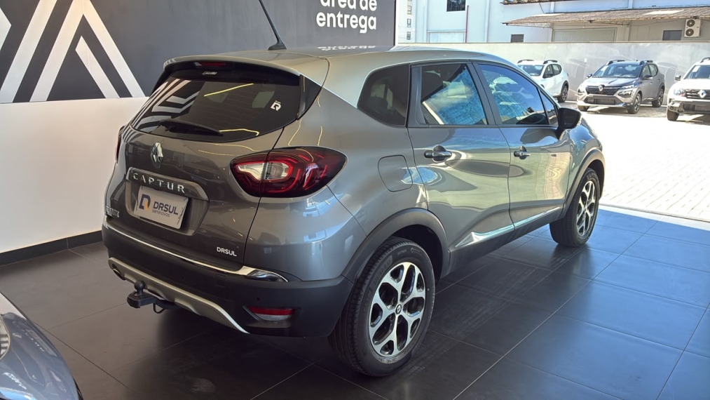 renault captur 1.3 tce flex intense x-tronic 4p automatico 20223