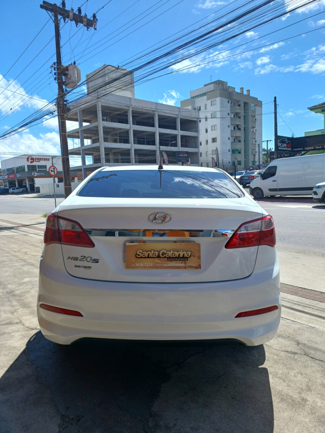 Hyundai HB20S     2019