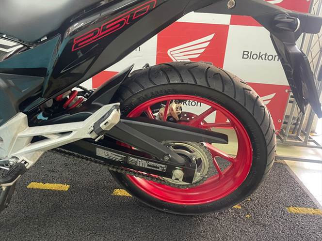 honda cb 250f twister abs.