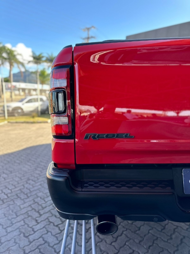 ram 1500 5.7 v8 gasolina rebel cd 4x4 automatico 4p 2023