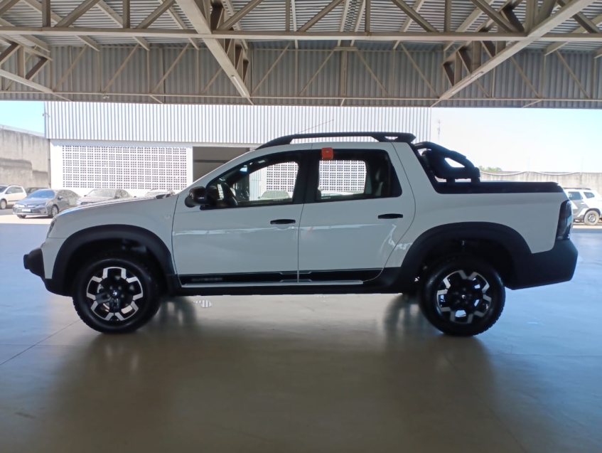 renault oroch 1.3 tce flex outsider x-tronic 4p automatico 2025