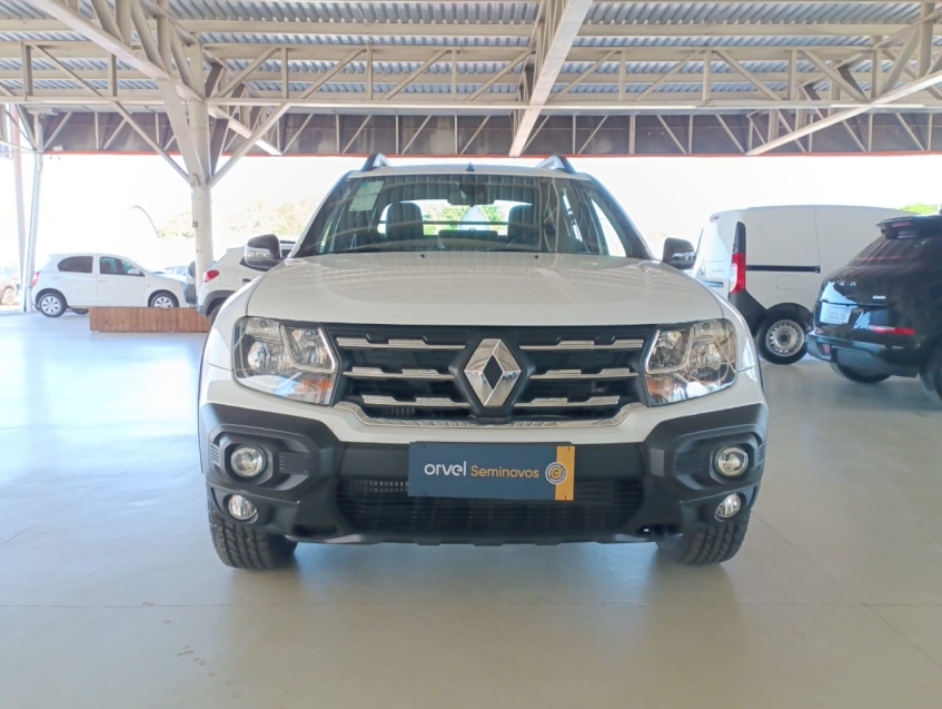 renault oroch 1.3 tce flex outsider x-tronic 4p automatico 2025