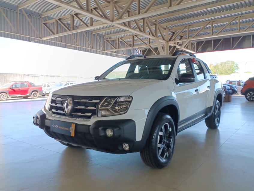 renault oroch 1.3 tce flex outsider x-tronic 4p automatico 2025
