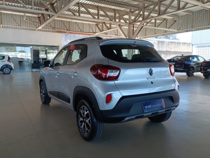 renault kwid 1.0 12v sce flex outsider manual 4p 2025
