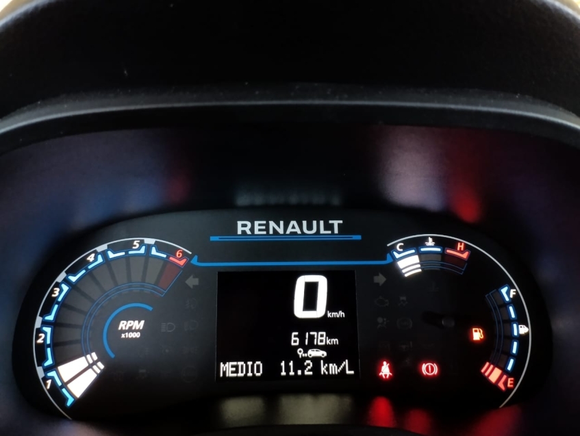 renault kwid 1.0 12v sce flex outsider manual 4p 2025