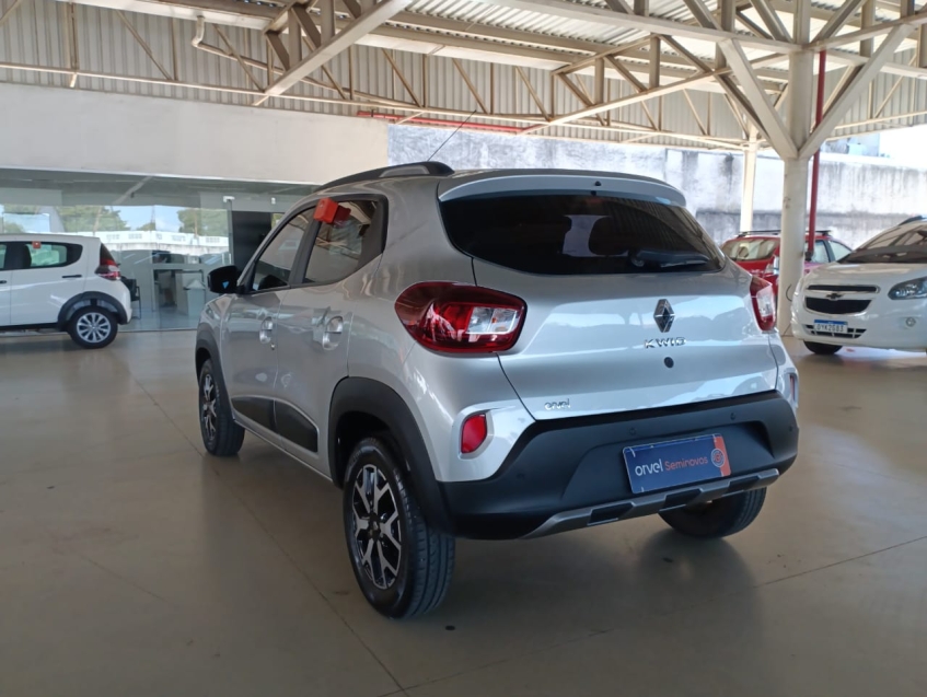 renault kwid 1.0 12v sce flex outsider manual 4p 2025