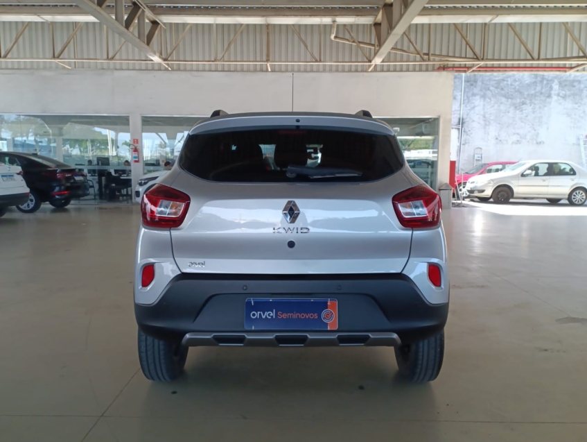 renault kwid 1.0 12v sce flex outsider manual 4p 2025