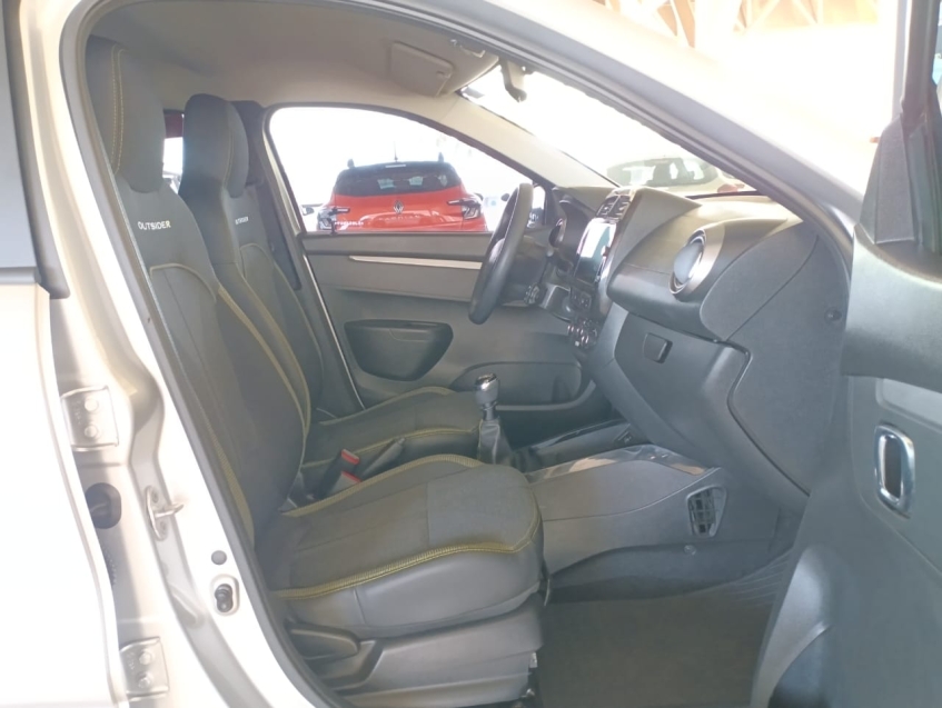 renault kwid 1.0 12v sce flex outsider manual 4p 2025