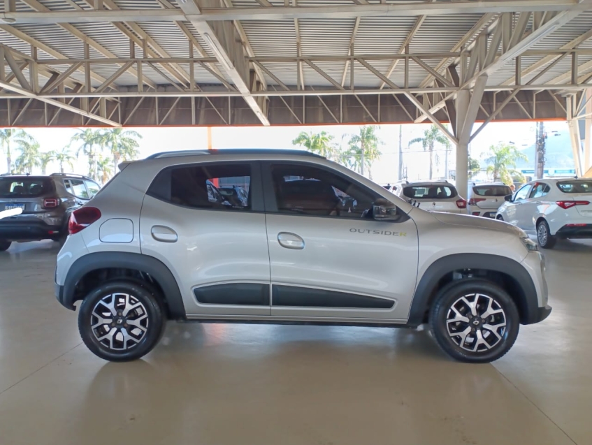 renault kwid 1.0 12v sce flex outsider manual 4p 2025