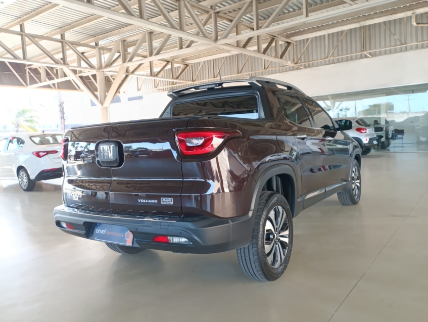 fiat toro 2.0 16v turbo diesel volcano 4wd at9 4p automatico 2022