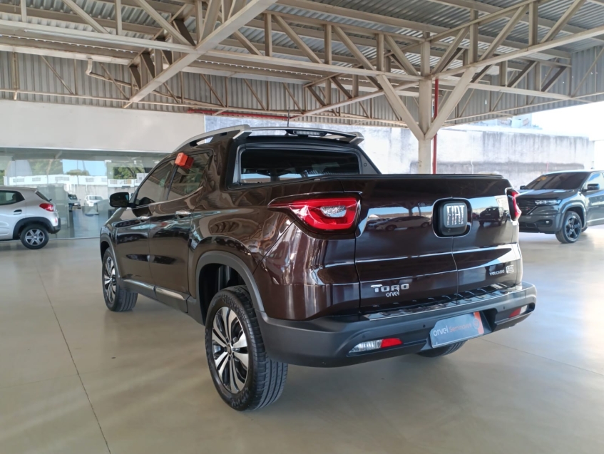 fiat toro 2.0 16v turbo diesel volcano 4wd at9 4p automatico 2022