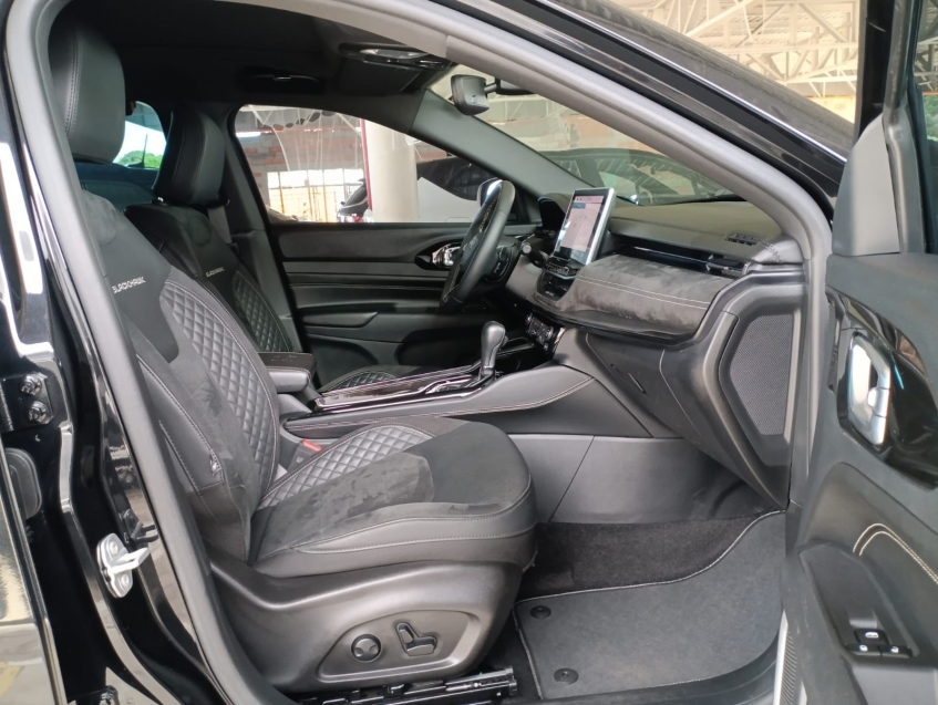 jeep commander 2.0 hurricane 4 turbo gasolina blackhawk at9 4p automatico 202514