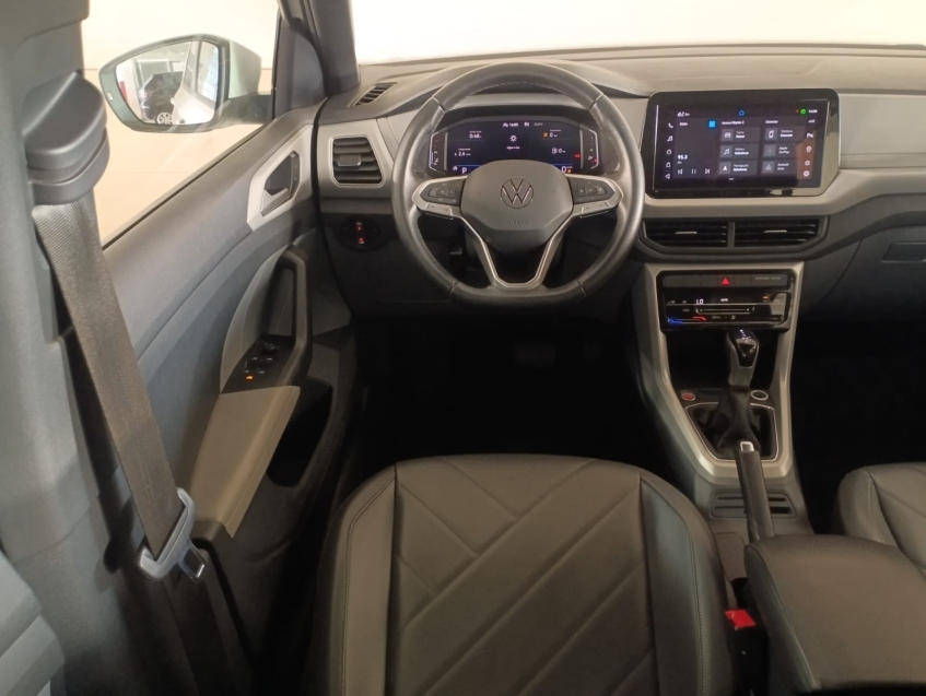 volkswagen t-cross 1.0 200 tsi total flex comfortline automatico 4p 202511
