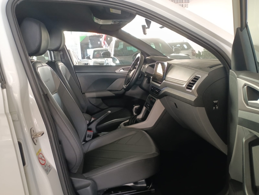 volkswagen t-cross 1.0 200 tsi total flex comfortline automatico 4p 202514